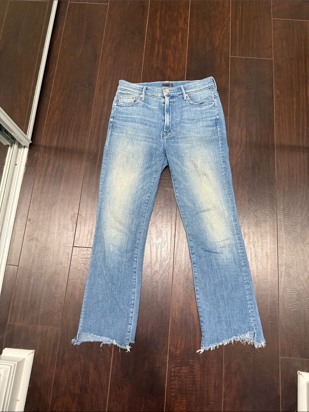 MOTHER kick it Light Blue High-Rise straight leg jeans flare Jeans with Raw hem